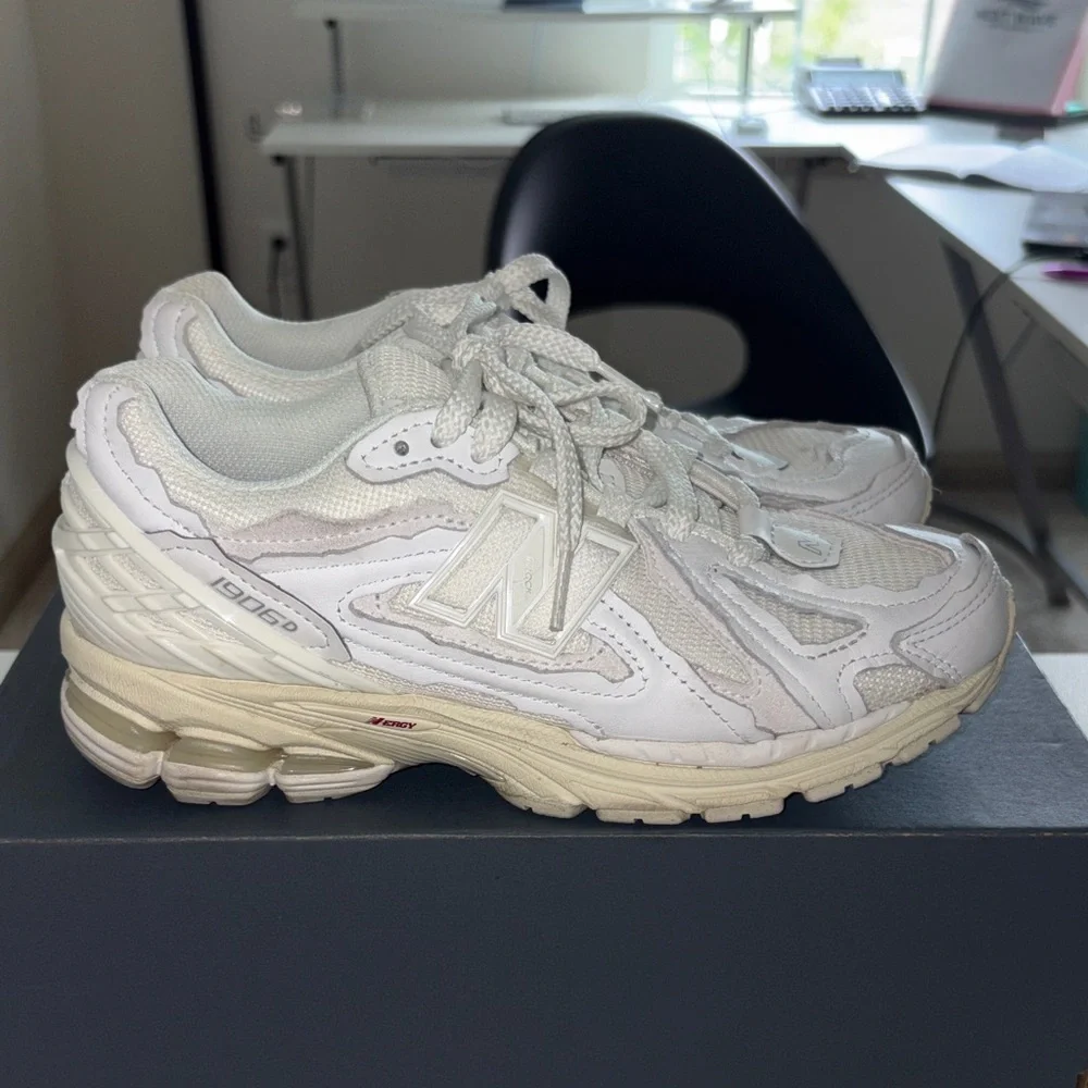 ☑️🐑New balance tech pack 1906d size 7 (fits 8) - Picture 1 of 7